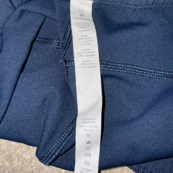 Lululemon On The Fly Pant “28” - Midnight Navy - Women’s size 10 - Picture 7 of 8